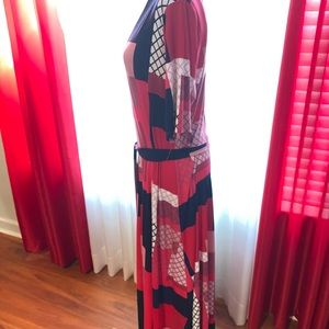 Preston & York
Sydney V-Neck Tie Waist Midi Dress